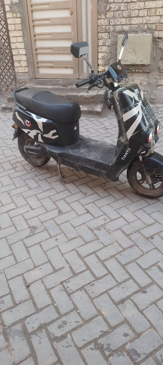 السلام عليكم  دراجه شحن  سعر 450 عنوان مدينه الصدر لكياره ***********هاث رقم يتصل بس وتساب
