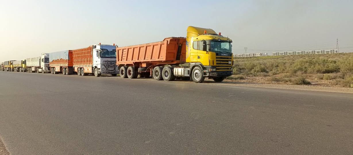 السلام عليكم 
للبيع سكانيه سكس راس بلادي 2001
مكينه 420انجكتر
كير 3,3
مجموعه جبليه،خفيفه
باج بطن بلادي تبريد شغال 
تخم تاير 24
رقم بصره بسمي الوحات انكليزي 
سياره مكفوله كفاله عامه 
***********
***********
