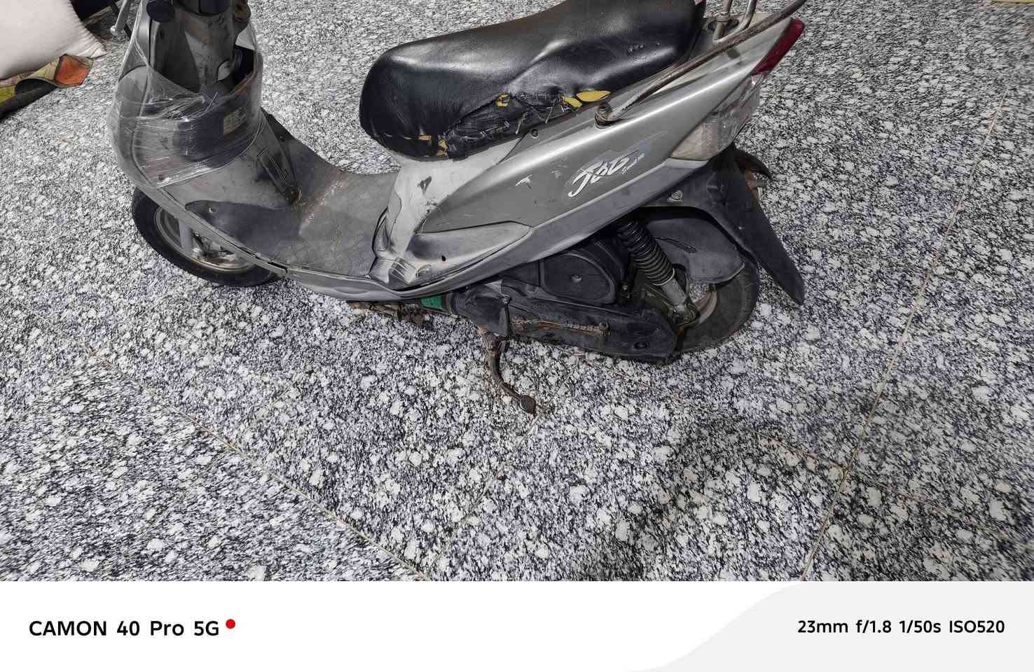 سلام عليكم درجة اللبيع ماكس منغولي درجة نضيفه كهربائيات شغاله كله ليت بكلايت هورن سلف هندر عداد درجة مفتوحة ولفات 50بلاد مكاني ناصرية مركز سعره ٦٥٠ شراي بي خير ويدلل***********
