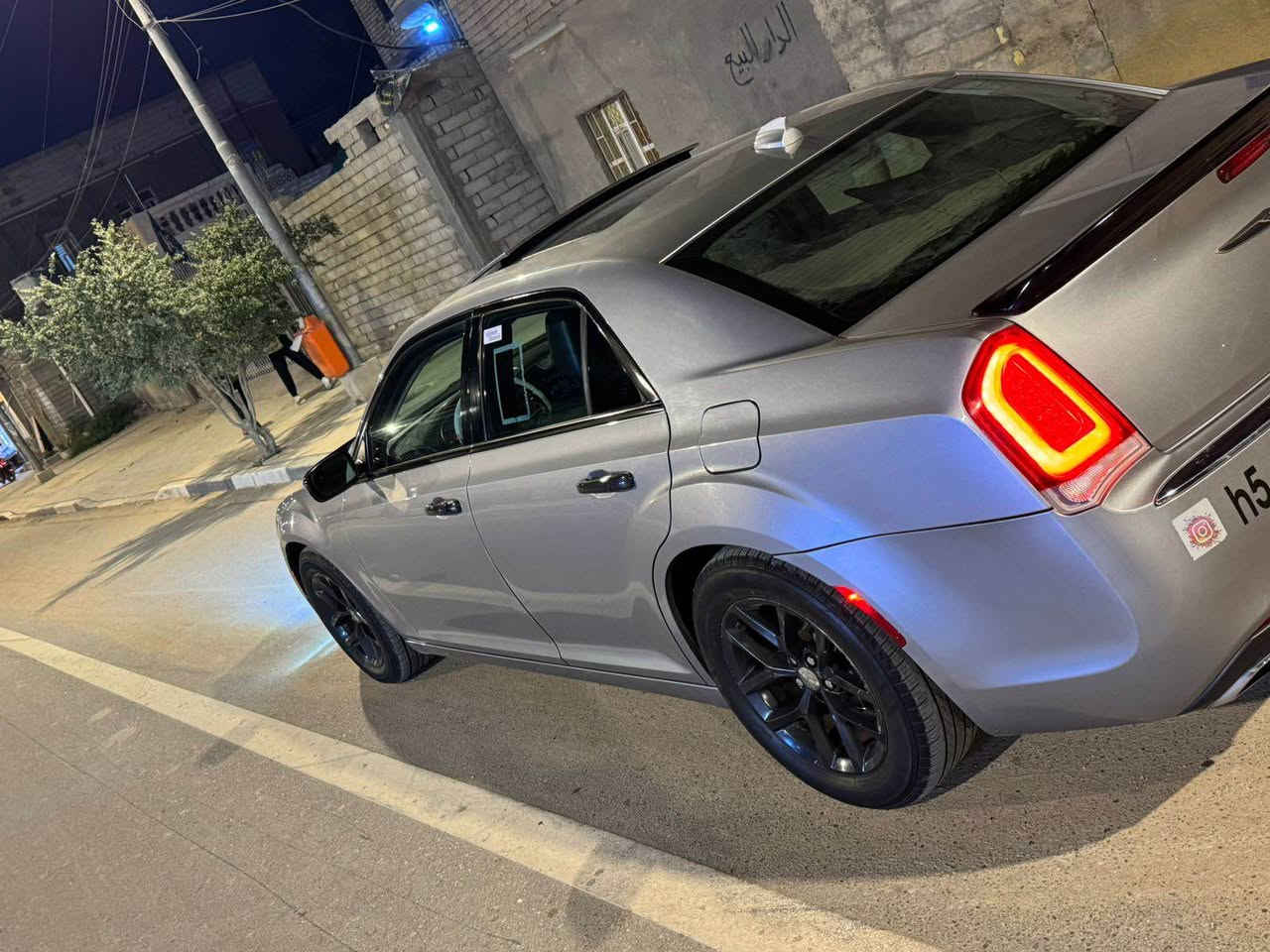 السلام عليكم 
اوباما 2016 مرمز 2022
السياره c فول مواصفات 🔥
برده خزن ميموري تدفئه وتبريد بالكشنات بانوراما ستيرن كهربائي وبعد معروفه مواصفات الفول 🔥 
ضربته جاملغ وشوي من البنيد بدون شواصي وبيها بيبان ثنين كلير بدون فتح توحيد لون السياره ماشيه 150ميل 
صور الحادث منشوره 👍 والسونار موجود 🔥رقم بصره باسمي 

*********** القرنة, البصرة
