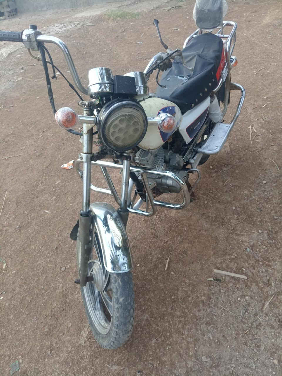 تيموته للبيع مويل ٢٠١٧ دراجه اوراق ظايعات كلك جاهزه كهربيات كله شده جديده عوزه بس باتري دراجه هندر واحد مكاني نصر سعر 250  وبيه مجال قليل   ***********
