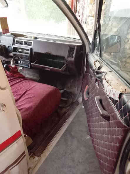 سلام عليكم بيكم نيسان موديل 88 محرك كايم كهربايات جديده تخم تاير دوشمه نضيفه كشر نضيف رقم بغداد السنويه له 26 تحويل مباشر استفسار عل هاذ الرقم ***********
