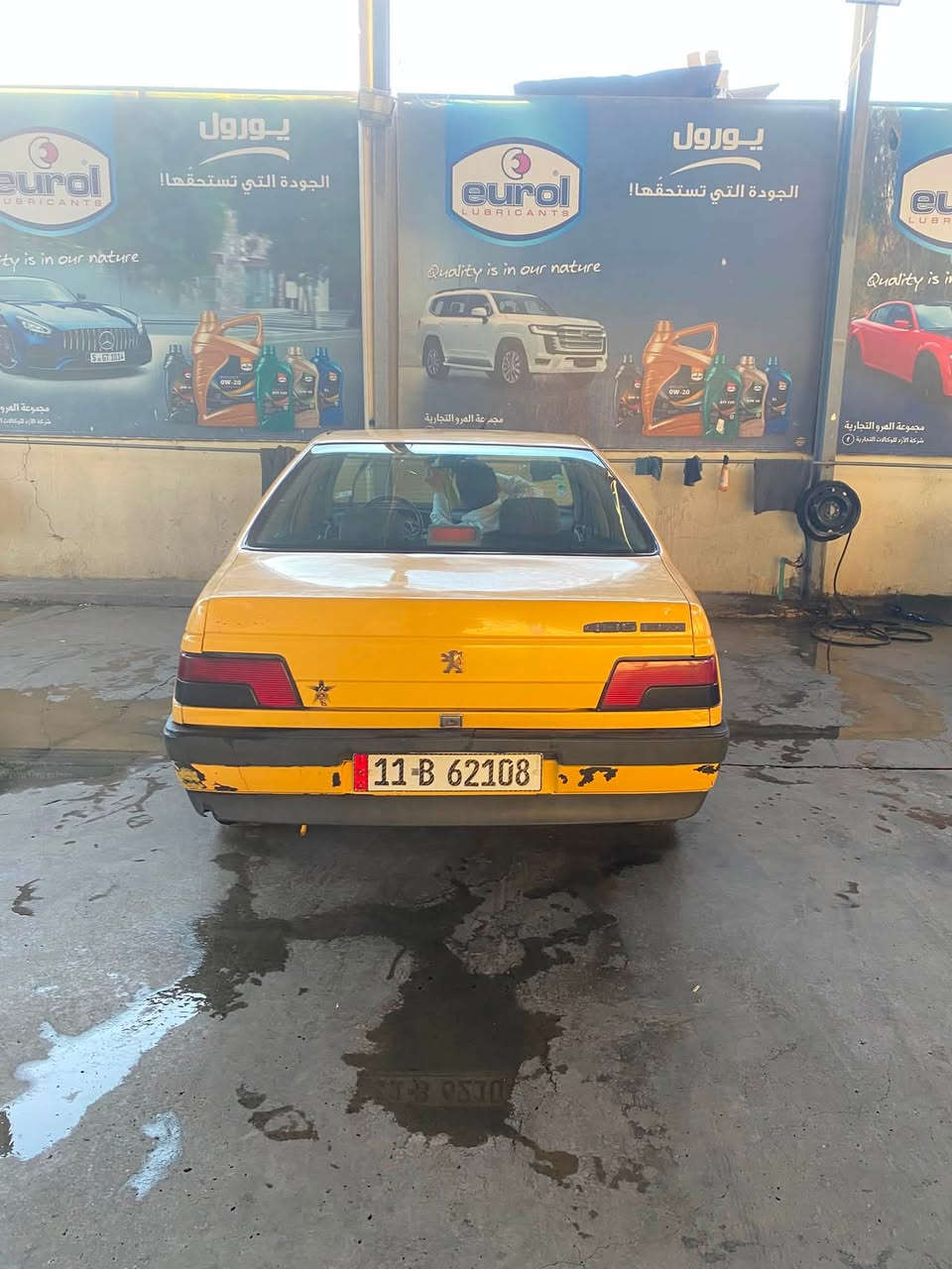 سلام عليكم.  بيجو جي ال اكس 2012  السياره خير من الله كلها شغال تبريد تخم تاير اسبير سياره كلها بلاد مابيها صبغ محرك فرنسي ارقام انكليزي السياره بأسمي  السعر  (٣٢ ) وبيها مجال رقم الهاتف (***********)
