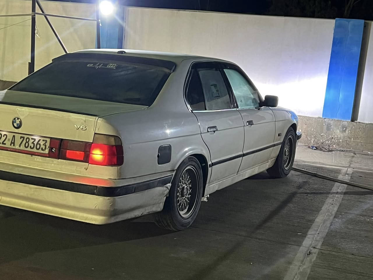 BMW بۆ فرۆشتن
مۆدێل 1992
چوار جام کارەبا 
سلاید 
ئاوینە گوی بەرخ
تەبرید سارد و گەرم 
فول فولە بەس گێڕ عادیە 
جوار تایەی تازە
تەقەو رەقەی نیە
سەنەوی تا 2030تازە 
گێڕ و مەکینە بەشەرت 
کارەبای بەشەرت 
موسو براوە بەشەرت 
تەحویل بەشەرت 
سەیارەکە لە رەسمەکان جوانتر نەبو پارەی ریگات بۆ ئەگیرمەوە
سعری 53گەلاو معامەیەکی کەم
شوین تەکیە 
ز.م***********ڤایبەری لە سەرە
