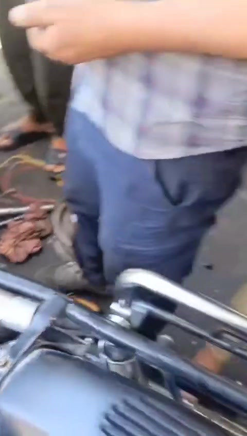 سلام عليكم من رخصت مدير الكروب الغالي دراجه 82 للبيع كصه ٣ داينمو أو ارميجر كهربائيات جدد كابريتر بصمه ويل أمامي دسك دراجه كامله مابي اي نقص رقم وسنويه ديالى انكليزي شرط التحويل العنوان ديالى الاستفسار الاتصال على الرقم ***********
