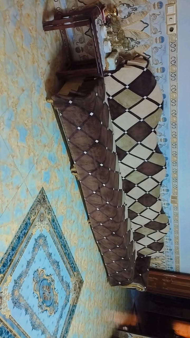 تخم قنفات 5 قطع شرط النظافه مبين كدام العين اي عيب مابيه
سعره 250 وبيه مجال قليل
مكاني الشهداء 2 
***********
