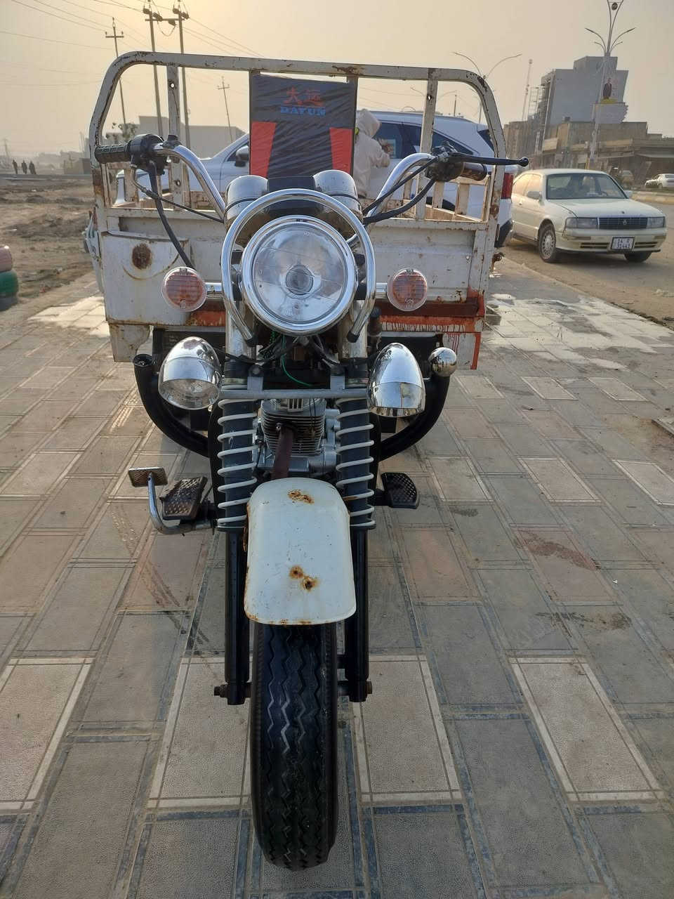 السلام عليكم ستوته للبيع مديل 13 اوراق اصولي شاصي كفاله محرك جديد كهربائيات كله  شغاله جاهزه السعر مليون و 100 وبيه مجال للشراي مكاني شطره وهذه رقمي ***********
