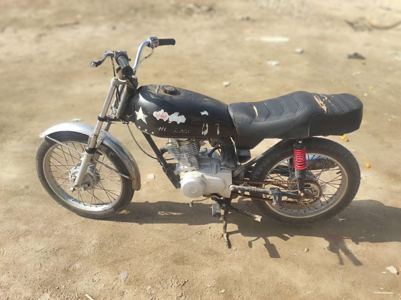 دراجه ايراني ادوات مكفوله من السرقه فقط مكفوله من كلشي دبلات جدد تايرات جدد كلشي بيهه جديد دكه هندر دراجه حلوه نشيطه ب275 بصره ابو الخصيب ***********
