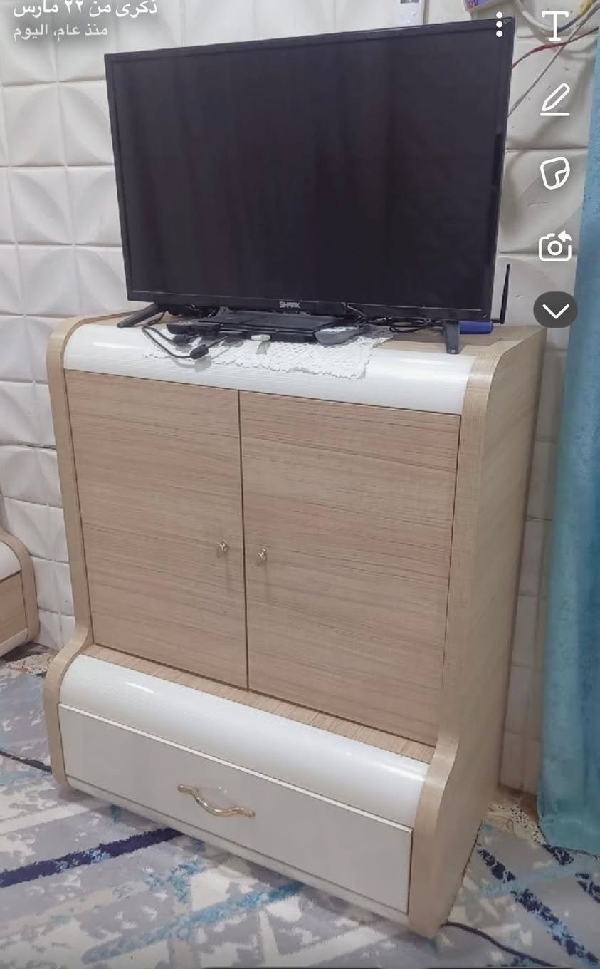 السلام عليكم غرفه تركيه فخمه ١٣ قطعه للبيع السعر مليون ونص وبيها مجال مكان حصيبه الشرقيه هاتف ***********
