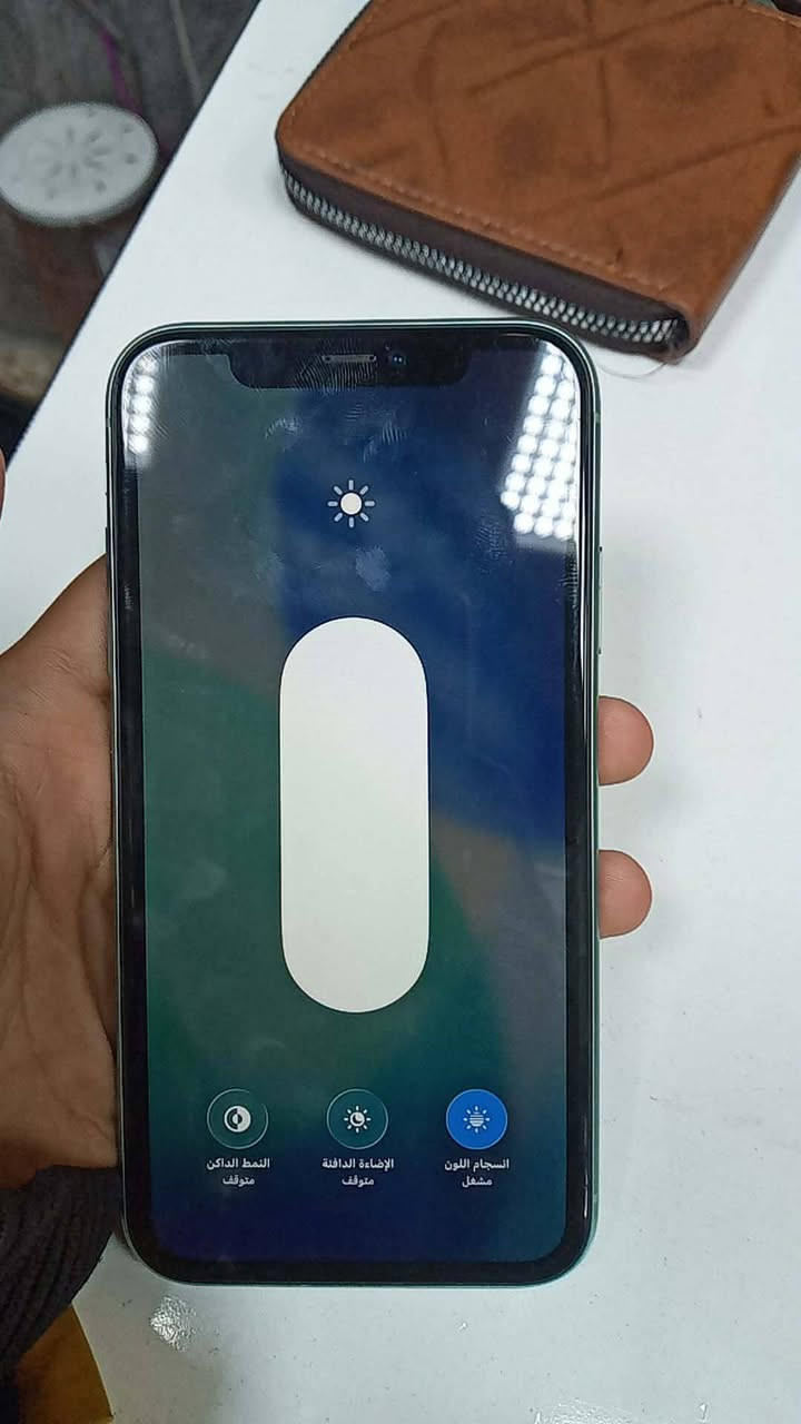 السلام عليكم ايفون ١١ العادي نضافة ١٠٠ جهاز كلة بلادي ولا قطعه مبدلة ذاكرة ٦٤  مكان عبيدي سعرة ٢٣٠ و بي مجال قليل حك الجية ***********
