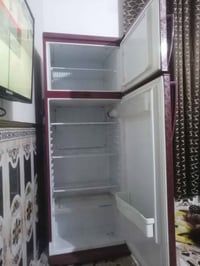 ثلاجه • ٢٦ قدم • نضيفه شغاله