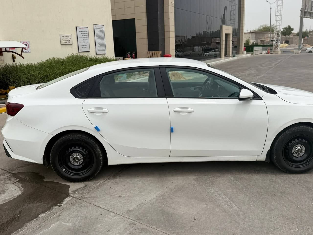 السلام عليكم كيا سيراتو خليجي موديل 22 اربيل بسم شركه سنويه لل 27. محرك 1600 تبريد قطعتين دواخل لونين مثبت سرعه بلاضافه شاشه كامره دوشمه جاد ارضيه جلد كشافات كير مكينه حداده سياره جديده فقط بارد بلجاملغ الامامي بسيط السعر 147 وبيه مجال بسيط لشراي اتصل وبلخدمه ***********
