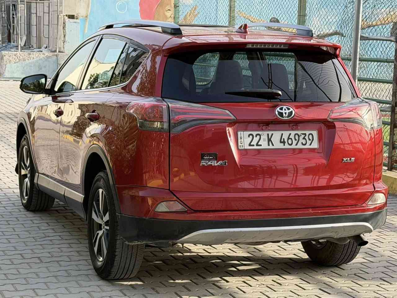 السلام عليكم . راف فور موديل 2017 فول مواصفات xle حادثها بنيد فقط بدون دواخل وبيهة بارد شبر بكصة القمارة اثر التحميل وممبين ماشية 85 مواصفات . سلايت شاشة وكامرا اصلية كروز سرعة تبريد بيانو صندوك كهرباء مكينة 2500 رقم اربيل باسمي هزة وسنوية كلها جديدة السعر 150 وبيهة مجال بسيط مكاني بغداد العامرية ***********
