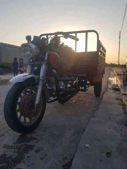 سلام عليكم ستوتة نظيفة وكشمابية بس دوات وشراي خابر علة هذة رقم *********** وسعر 7000 الف وبي مجال المكان مجر كبير منطقة حي الخلاص
