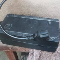 دراجه شحن للبيع  بطاريات الاصليه مع شاحن اصلي بريكات شغالات قفل سرعته ...