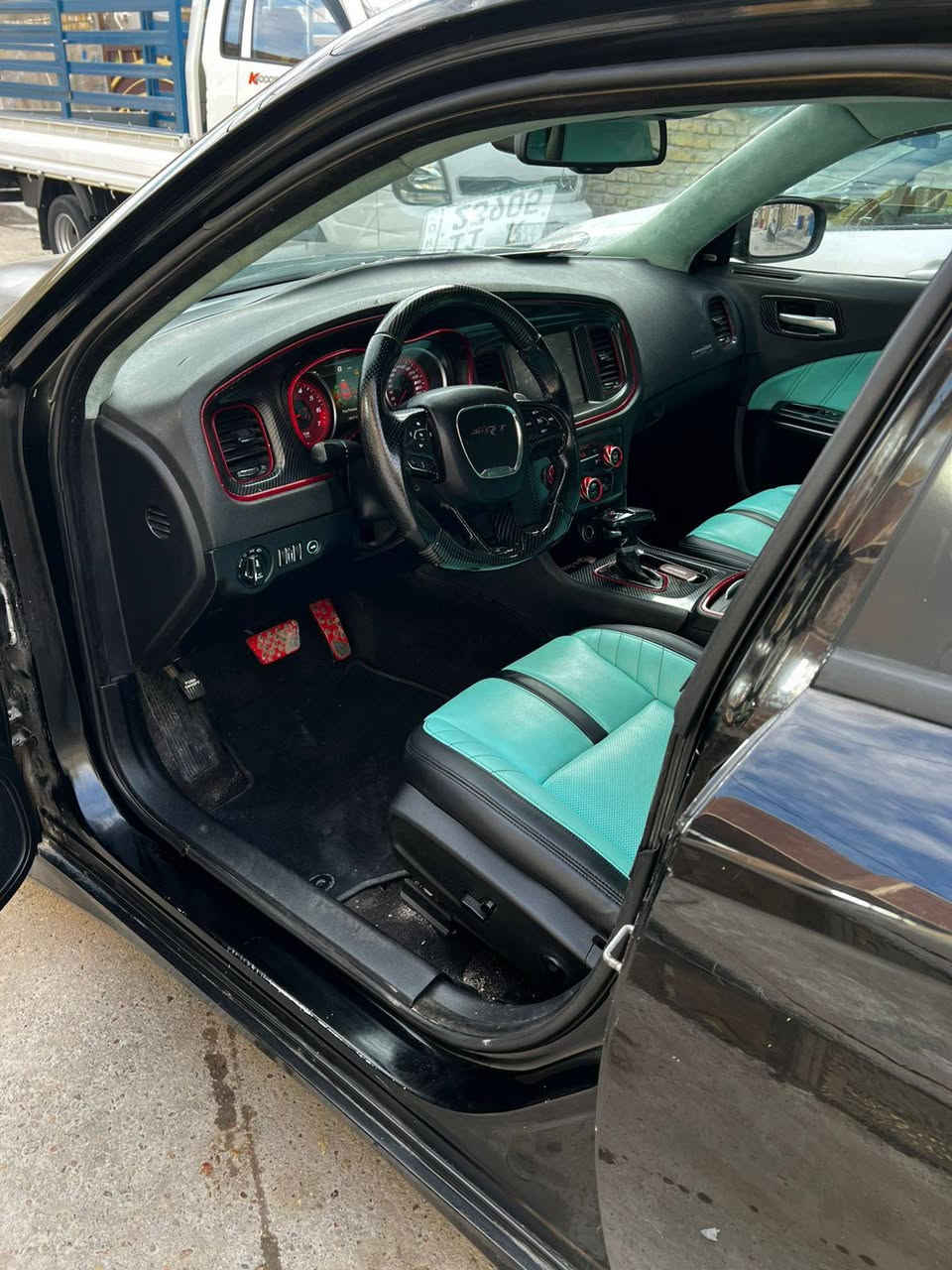 سلام عليكم *********** تصال وات ساب 
دوج جارجر مديل15راتي 5700 فول للخير عدا رادر امامي
سونار منشور  مع صور. سيارة مال جناي  
صدر جديد امامي خلفي صار 4ايام من مسويهن 
عليها كت وايد بدي 
وعليها دركة ار بي
عليها نانو سيارميك. ضمان 2سنة
عليها كزوز جديدريمونت شركة امريكية صوت حلو
ويل جديد مصار شهر من شادة 
غرفة جديدة يم حسين شمارة 
سيارة هواي بيها شغلات.تحديث. 
سعر 169بيها مجال 
مكاني بغداد الشعب
