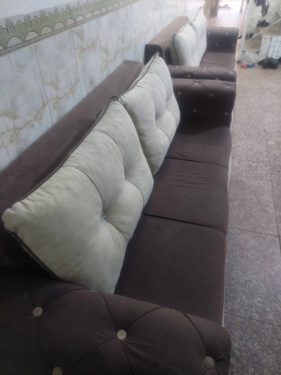 تخم 8 مقاعد نضيف جدا ب225 وبيه محال ***********
