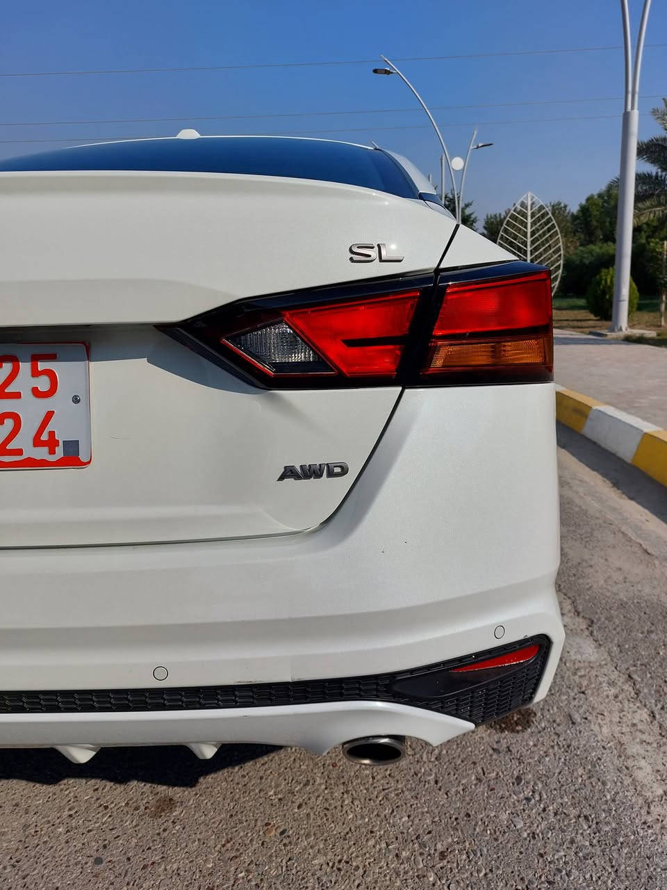 السلام عليكم
للبيع التيما لون أبيض موديل 2025 فئة SL أعلى فئة 
دخول جديد 
فور ويل وبيها مواصفات هواية
_كامرات محيطية 
_داخل أبيض كشنات جلد
_تبريد قطعتين
_نظام سماعات Boss
_سلايد وهاندبريك بصمة
_ شاشة كبيرة
وبعد بيها هواي مواصفات
ماشية 3 الآف قابل للزيادة 
بدون أيرباك 
حادثها كلش خفيف وتصليح درجة أولى 
رقم كاتي 
للتواصل ***********
غير متواجد عالفيس 
وصور الحادث مرفقة بالمنشور
