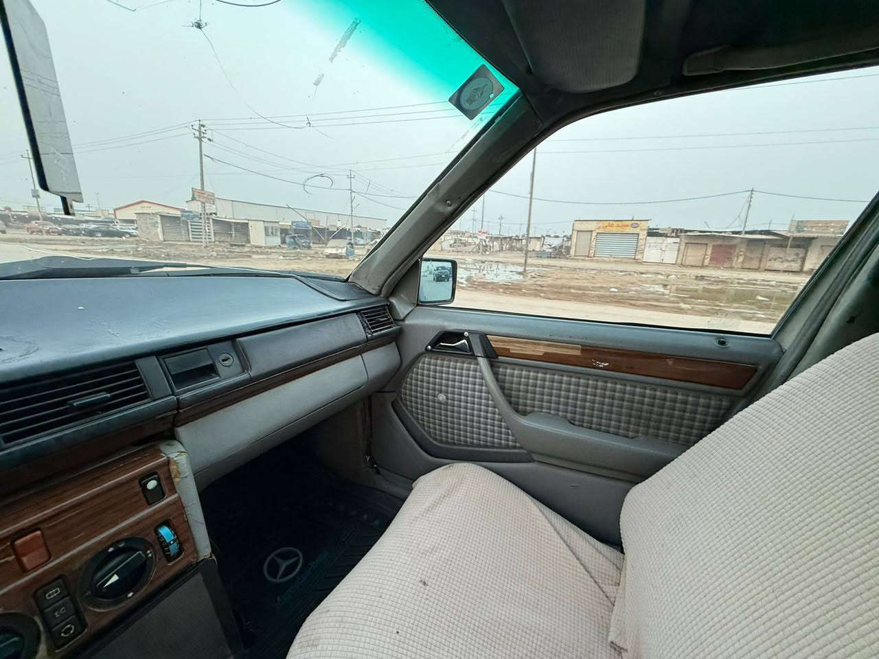 مرسيدس موديل 90 كير محرك ففتي 3000 بطل اسود المرغوب سياره جاهزه تبريد شغال تحويل مباشر مكاني بابل المدحتيه 
السعر 53
***********
