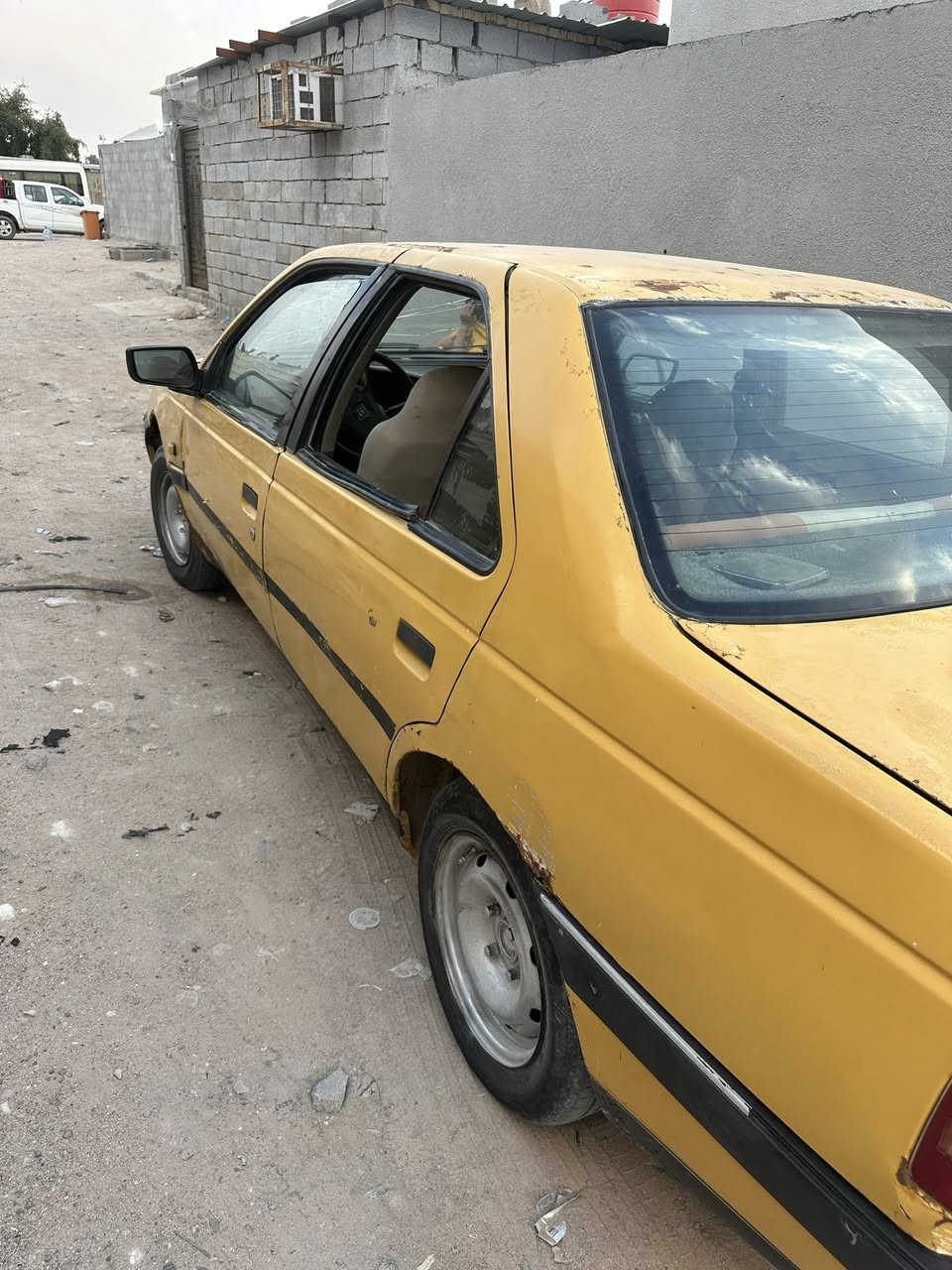 بيجو ٤٠٥ مديل ٢٠١٠ كير مكينه تخم تاير راعيها موجود السعر ١٢
مكان زبير 
***********
