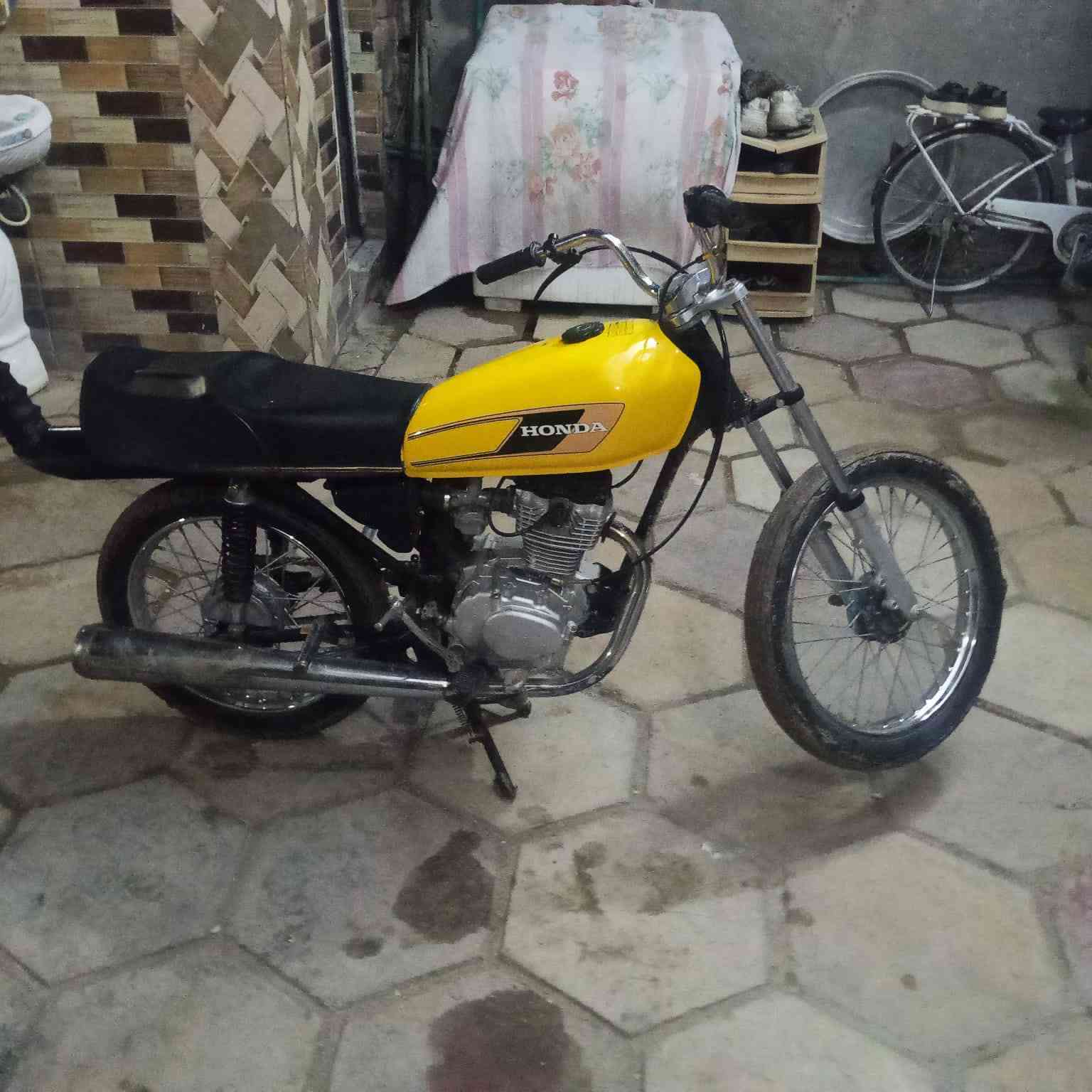 عمي سلام عليكم  بويه هاي كلك كلك كلك  سعرها 400 وبيها مجال  بيها فصله ساعه وعلي دراجه هاون بس السبايدر مو وياها


**إذا كنت صاحب هذا الإعلان وتريد حذفه لأي سبب، رجاءا أرسل رسالة إلى الدعم الفني**