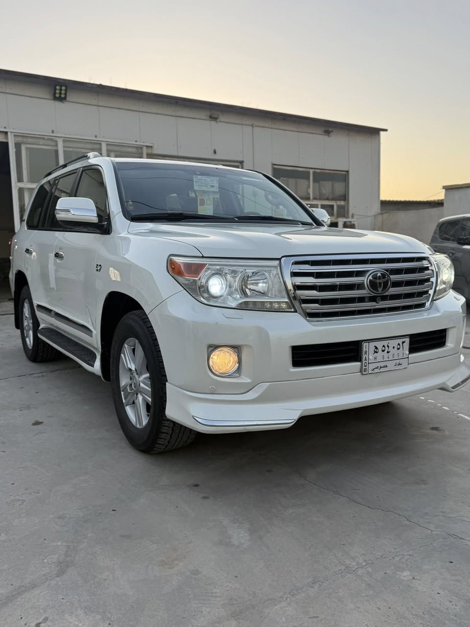 لاندكروز موديل14  مواصفات vxr اعلى فىه  محرك 8 سلندر  5.700 .
..كشنات  كهربايي خزان وتبريد  ميمموري  

كشنات خلفي ملكي .. 

راداىات جوانب

. صندوق شفط 

.. ستيرن كهرباي

.سبير مانازل

 ...12 ارباك 

رادارات.

. كاميرات 360 دةرجة 

.. دفلوك للطرقات صعبه.. 

 سيارة كلش حلوة و نضيفه.. ماشيه

90الف كلش حلوا سياره 

مكانها بغداد راشديه سعرها 415وبيها مجال بسيط 

***********
