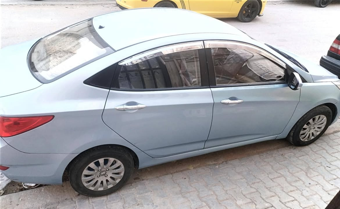 السلام عليكم
اكسنت موديل ٢٠١٣ لون ازرق غير محدد محرك ١٦٠٠ رقم نجف وارد خليجي بيها قطعتين بدون حادث صبغ فقط الجاملغ الأمامي والباب جه العبري صبغ فقط بدون فتح كما موضح في الصوره والباقي مكفول  السياره بسمي مداور ثاني يوم السعر ٩٠  و بيها مجال للشراي التبريد يحتاج فريز داخلي فول ماعدا الفتحه بها تشغيل عن بعد و كير و محرك مكفولات  و شاشه و كامره خلفيه السياره نضيفه و ما متعوبه 
مكان السياره نجف الاستفسار 
 الاتصال على الرقم ***********
