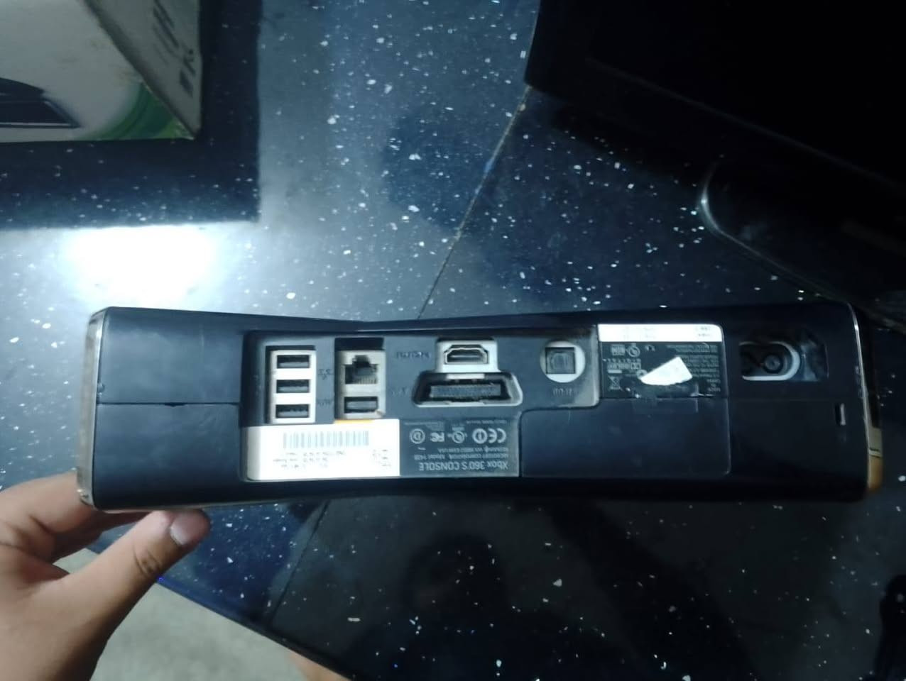 سلام عليكم Xbox 369 slim
للبيع بسعر ١٥٠الف قفل
يحتوي على :
هاردين العاب
كاميرا اللعب
ثلاث جوستيكات اثنين بلوتوث وحده واير
واير HD وواير الAVالخاص بل جهاز الاصلي
ويحتوي على الريمونت الخاص به.
وكارتونته الاصليه من الشركه.

مكاني كركوك -تركلان 
للاستفسار***********
