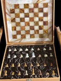 شطرنج    صناعة يدوية  - نوع  /  اونكس طبيعي   - قياس / 50 ×50 سم  - مـ...