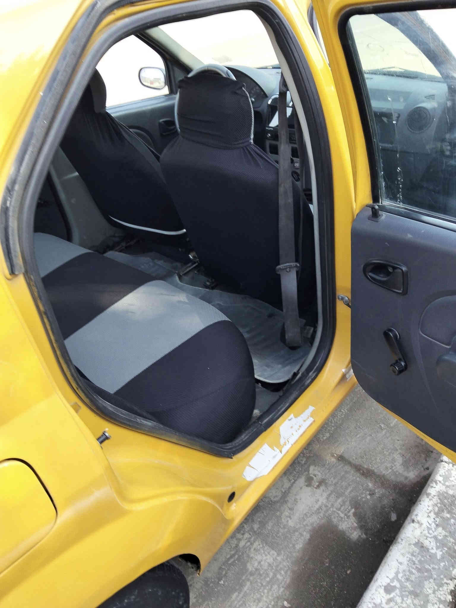 رينو لوكان 2010 مصفره ه‍يئه كير مكينه مكفولات تبريد شغال ظفيره بلاديه بيها مكانات صبغ ابيع حزام سياره صفاحها موس عدله تجي وشوفها  نظيفه واي خياس مابيها وترايك وين ميعجبك تشلع شلع خير من الله عارضها ب 35 وبيها مجال *********** مكاني بغداد مدينه الصدر
