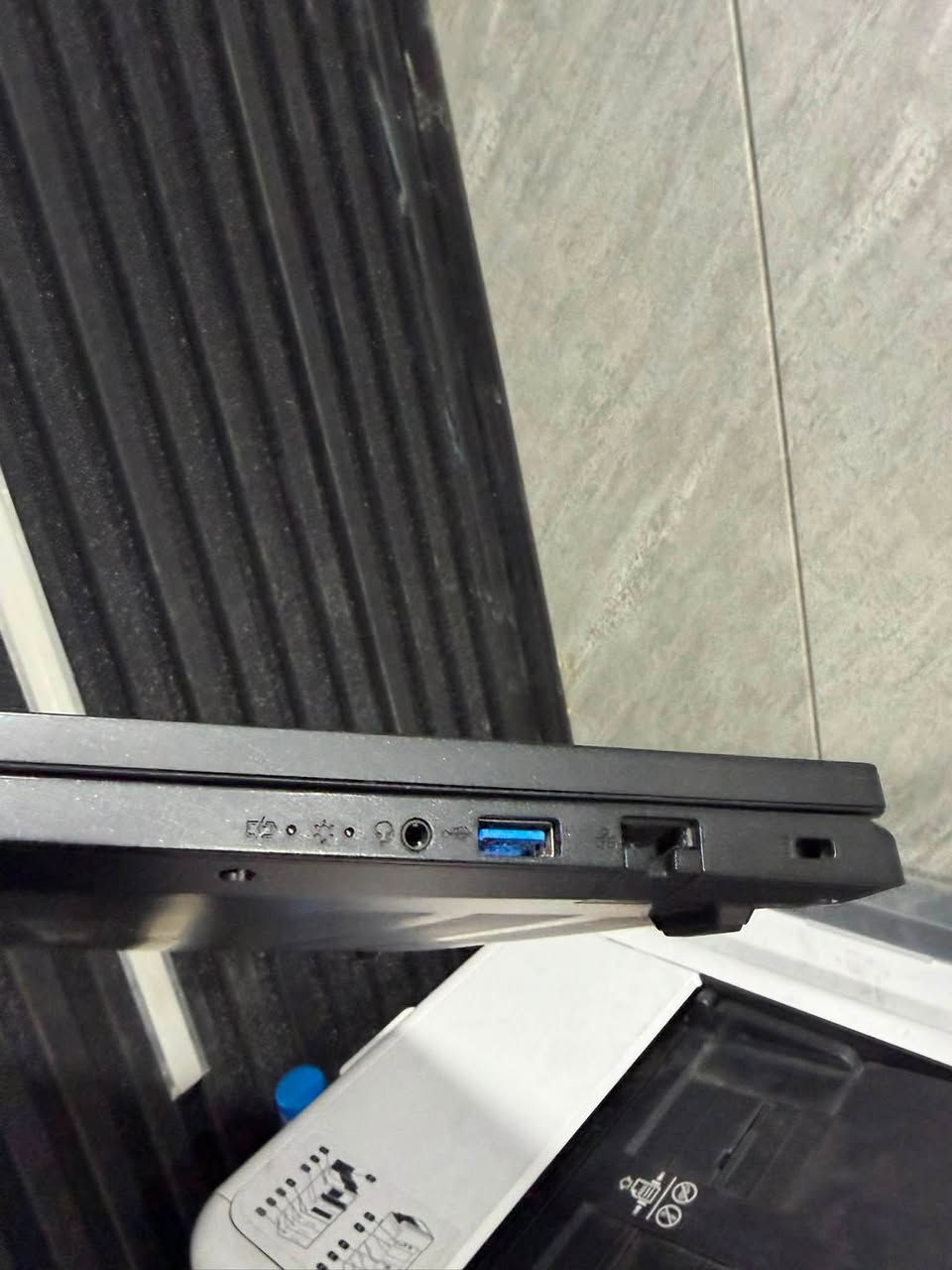 Acer Nitro Lite
Cor i 5-13420H 
Ram 16 DDR 5
Storage 512 M.2 4.0 
Screen 16 165 Hz active Matrix TFT LCD
Weight 1.95kg 
Battery condition 100%

بعده بالضمان استعمال شهر وشوي فقط ، ضمان النبع أخذته بمليون و١٧٥ الف 

مع كافة الملحقات كارتون وشاحن الأصلي

مكاني بغداد - المشتل 

رقمي *********** واتس أب .. أبيع بسعر منطقي مو تكسر بيه ٥٠٠ الف اخي المحترم
