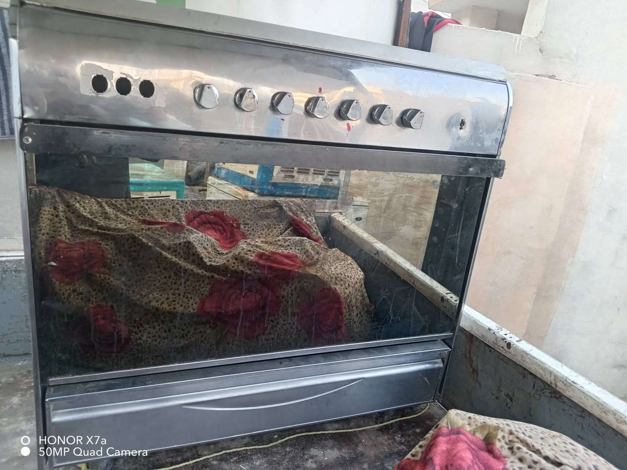 السلام عليكم طباخ إيطالي نظيف شغال خمسه عيون استيل سعر /١٣٥/ الف بي مجال كركوك رقم الواتساب ***********
