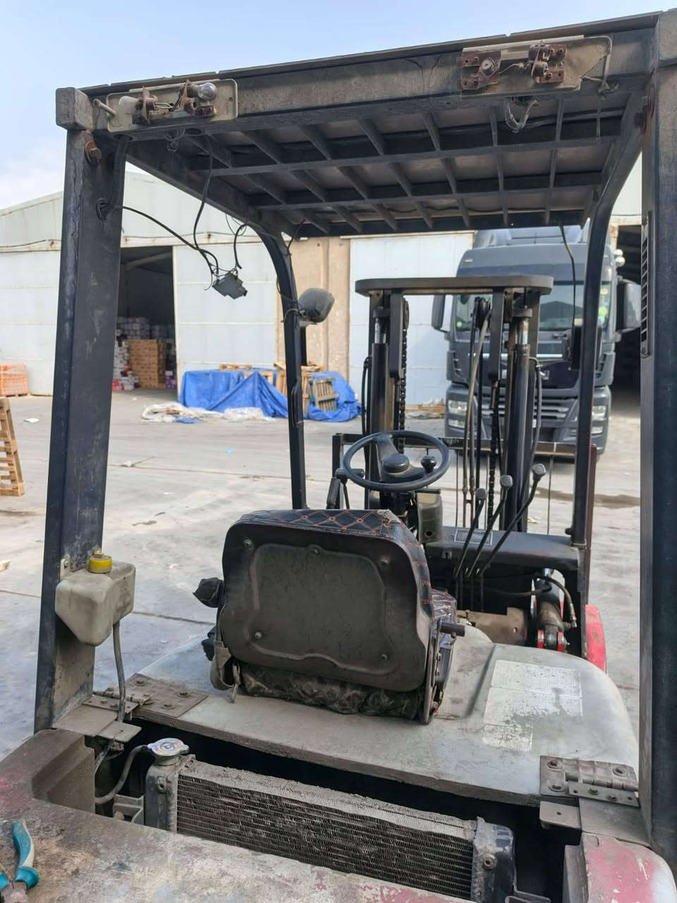 سلام عليكم رافعه شوكيه لللبيع 3طن 3حركات مكاني ناصريه سعر خاص ***********
