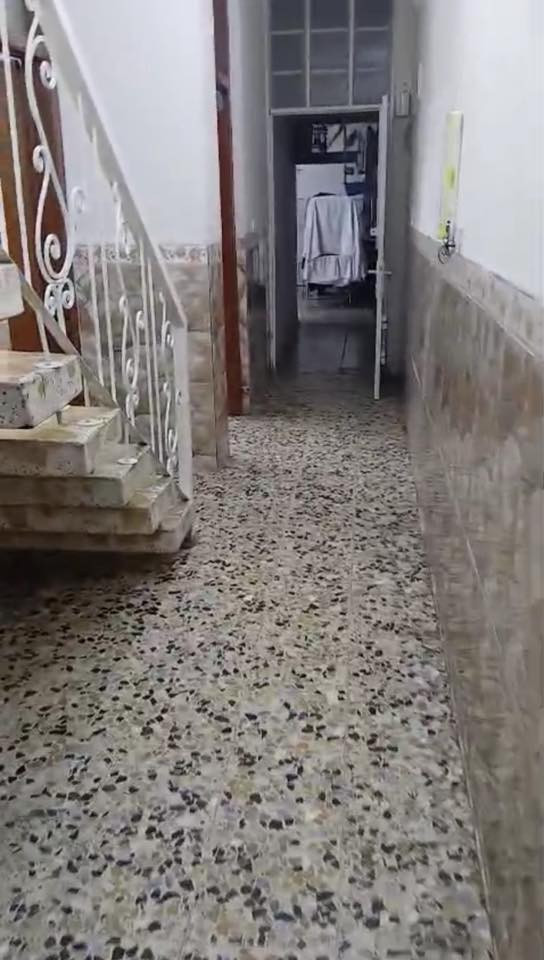 السلام عليكم بيت للبيع مساحة 100 متر 5/20 منطقة الجريخي شارع 20 بناء طابق واحد أبيع على المبادرة او نقده سعره على المبادرة 65 مليون او نقده 62 او بيه مجال بسيط تلفون ***********
