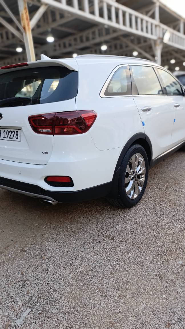 سورنتو ٢٠٢٠ مكفوله بيها شخط بسيط موجوده صورته بالمنشور 
ماشيه ١٤٧ 
السعر ٢٤٠ وبيها مجال بسيط 
المكان السماوة 
محرك مكفوله ٦ سلندر 
كير مكفول 
حداديه جديده 
للتواصل ***********
موجوده وتساب وفيس بوك السماوا, المثنى
