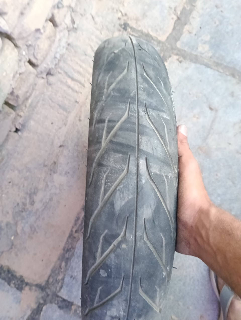 تاير كامل هوه ولويل خلفي جيل الاول   نضيف حلو  ابلادي مال شركه للبيع  75 مكاني مدينه الصدر


**إذا كنت صاحب هذا الإعلان وتريد حذفه لأي سبب، رجاءا أرسل رسالة إلى الدعم الفني**