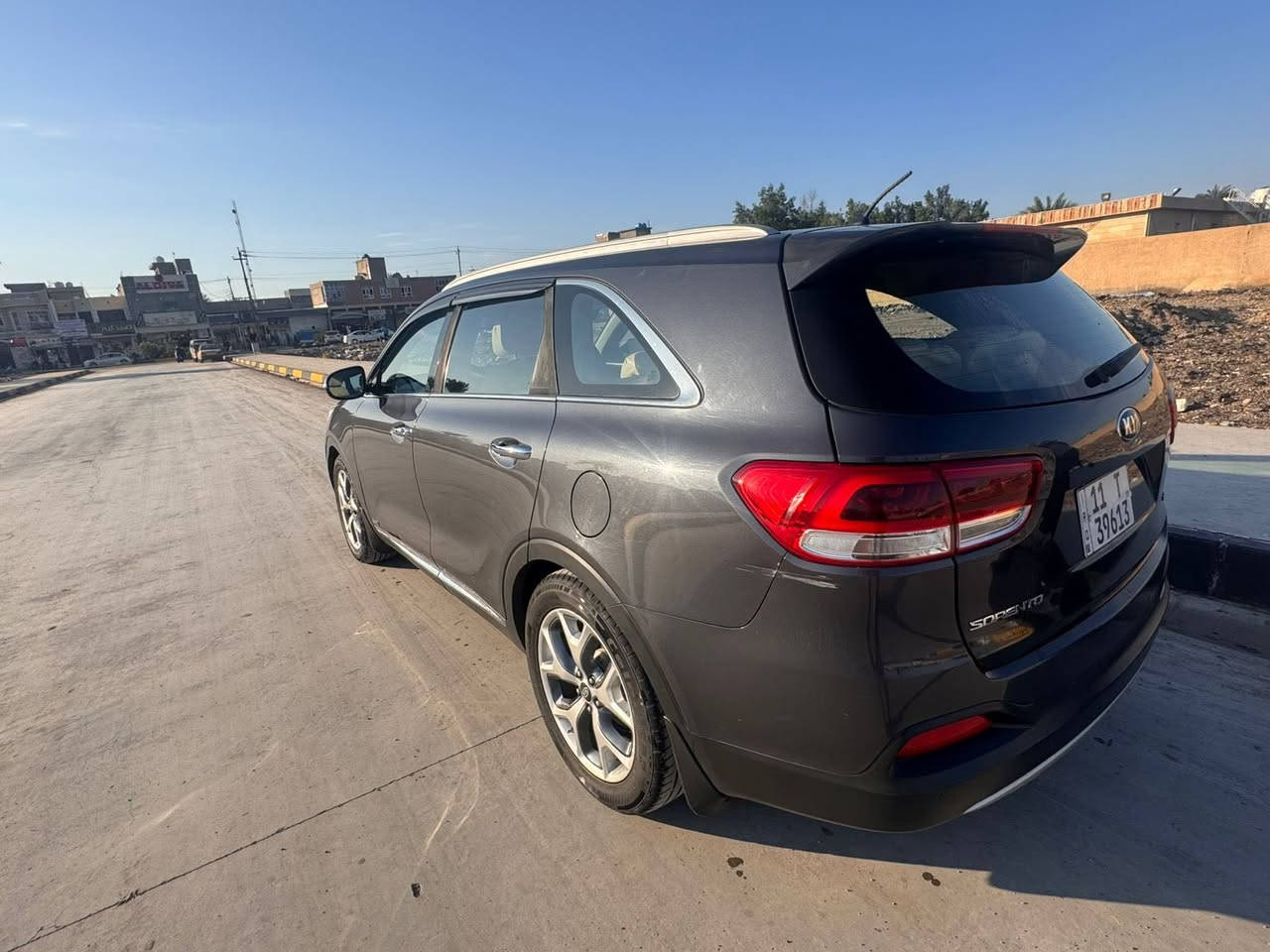 السلام عليكم
سورنتو للبيع او مراوس سورنتو 22 وفوك 
سورنتو خليجي 2016 
رقم بغداد الدولي سنويه جديده 
مواصفات 
محرك 6 سلندر كير ومحرك مكفولات 
السقف بانوراما مري ترحيب ويه البصمه 
السياره كلين من الصبغ والضربه 
السعر 190 بيها مجال 
***********
