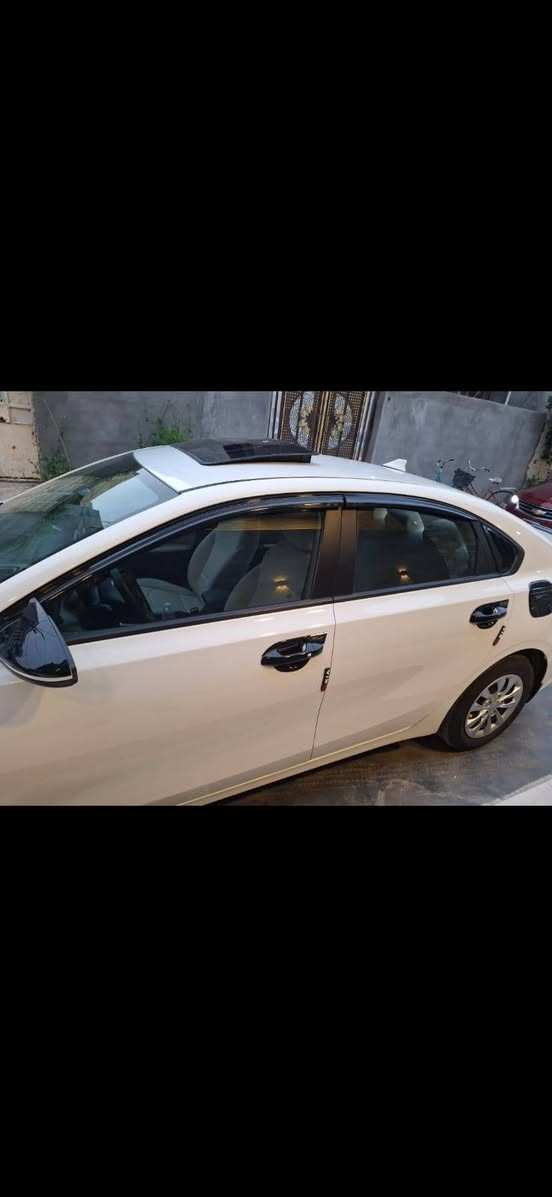 سيراتو2024
محرك,200دوش
ماشيه21الف خليجي 
رقمه بغداد
السياره مكفولة كفاله عامه
سعر 175
***********
