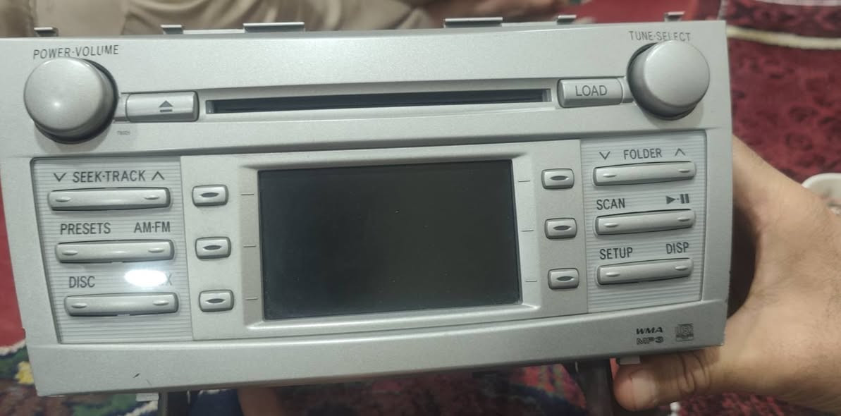 السلام وعليكم 
راديو كامري 2009 شرط الشغل 
***********
