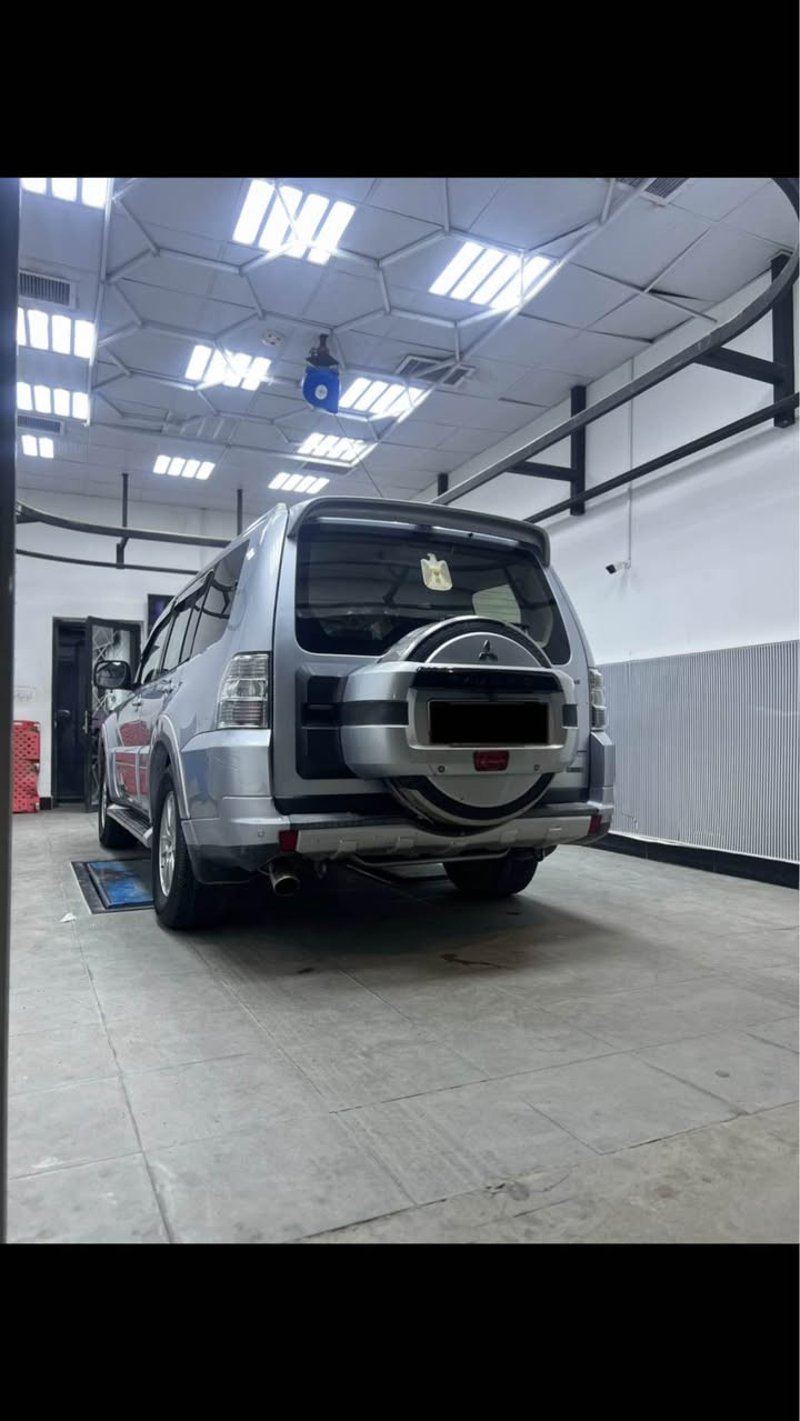 باجيرو (2008) رقمها بغداد 
هزه جديده
 حجم المحرك (3000) 
محرك كير مكفول لا تبخير ولا تنقيص
السياره مكفوله من الصبغ والتبديل 
بيها بوارد 2 خفيفات بجهت السايق فقط 
فول مواصفات 1/1 (حبتور)
تحكم ستيرن جهتين 
شاشه لمس 
زراكات لايتات 
دمام خلفي 
كشنات جلد تحكم كهرباء 
فتحه سلايد روف 
السعر (115) وبيها مجال 
العنوان بغداد الدوره 
رقم الهاتف ( ***********) بغداد, العراق
