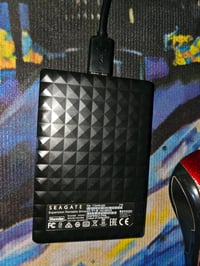 هارد seagate 2تيرا HDD 3.0 USB  سعره 70 وبي مجال للطيبين ممكن تذكرلي ا...