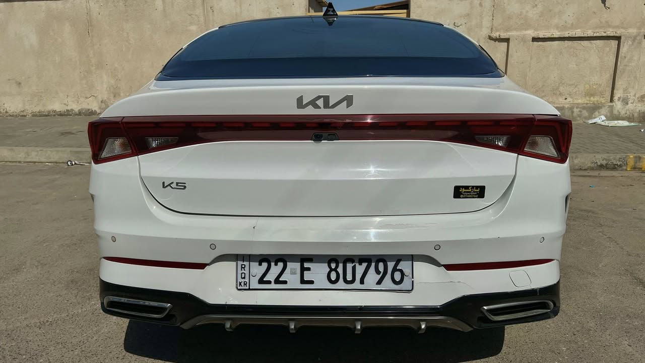 ‏ كيا كي فايف ( k5 ) 2023 خليجي فول 
اقرة المنشور للاخير علمود تعرف شنو بيهة و شنو ما بيهة. 

السيارة فول مواصفات للاخير 1/1 
السيارة مغلفة بـ( نــانـــو ) بالكامل 
و مغلفة بـ( عازل حرارة 98‎%‎ ) للجامات كلهن حتى الامامية
السيارة كلش جديدة و احلى من الصور 

المواصفات VIP / 
*فتحة السقف بنوراما 
*المحرك 2.500  سلندر4
*العداد 65 الف كيلو 
* 4 كاميرات محيطية 
*الارقام اربيل انكليزي
*دشبول دجتل 
*داتا شو بالدشبول 
*تبريد بيانو ( لمس ) 
*قطعتين تبريد ( امامي و خلفي ) 
*حساسات امامية 
*حساسات خلفية 
*دخول ذكي(بصمة عدد 2 )
*تشغيل عن بعد
*العينة ( شاشة دجتل بلاد )
*المصابيح الامامية زنون LED  ( عدسات 4) 
*المصابيح الخلفية LED بالكامل
*مقاعد تدفئة 
*مقاعد جلد ( لون اوف وايت )
*مقعد كهربائي
*سايد بريك دكمة
*اوتو هولد
*كروس سرعة
*نظام ترحيب 
*انارة خارجية
*يدات نيكل وًانارة ترحيب
*نظام عرض الكاميرات 
*انارة داخلية محيطية 
*فول تحكم ستيرن
*درايف مود ( خمسة و ضعيات قيادة ) 
*مري كهرباء شفط 
*اشاير بالمري 

السيارة بيهة جرة كارت كلش صغار بالجاملغين الخلفيات و واحد منهن PDR و موضحات بالصور و امشرلك عليهن باللون الاحمر و باب الحنطة بس مكانين حرة مارت و هم موضحهن بالصور 
الدعامية الخلفية و البرانكيتة الخلفية البلاستك صار بيهة فطر و امصلحات ثنيهن ( اثر دعمة ابو دراجة ) 

غير هذا الشي ما بيهة نقص بعد 
السيارة حدادية و تبريد و دهن خير من الله 
السيارة بحياتهة ما شايفة البانزين العادي 
السيارة كلش مداريهة . 

السعر : 220 ورقة 
للاستفسار اكثر : ***********  -  *********** 
                      وتساب و اتصال . 
وانا بالخدمة و اعتذر ع الاطالة .

