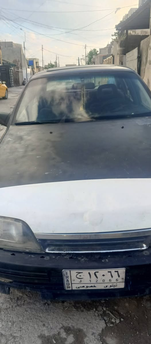 السلام عليكم سيارة للبيع موديل 91 سنويه لتسعه وعشرين وكاله وتحويل بشرط سعر 19 ورقه بيها مجال رقم الهاتف ***********
