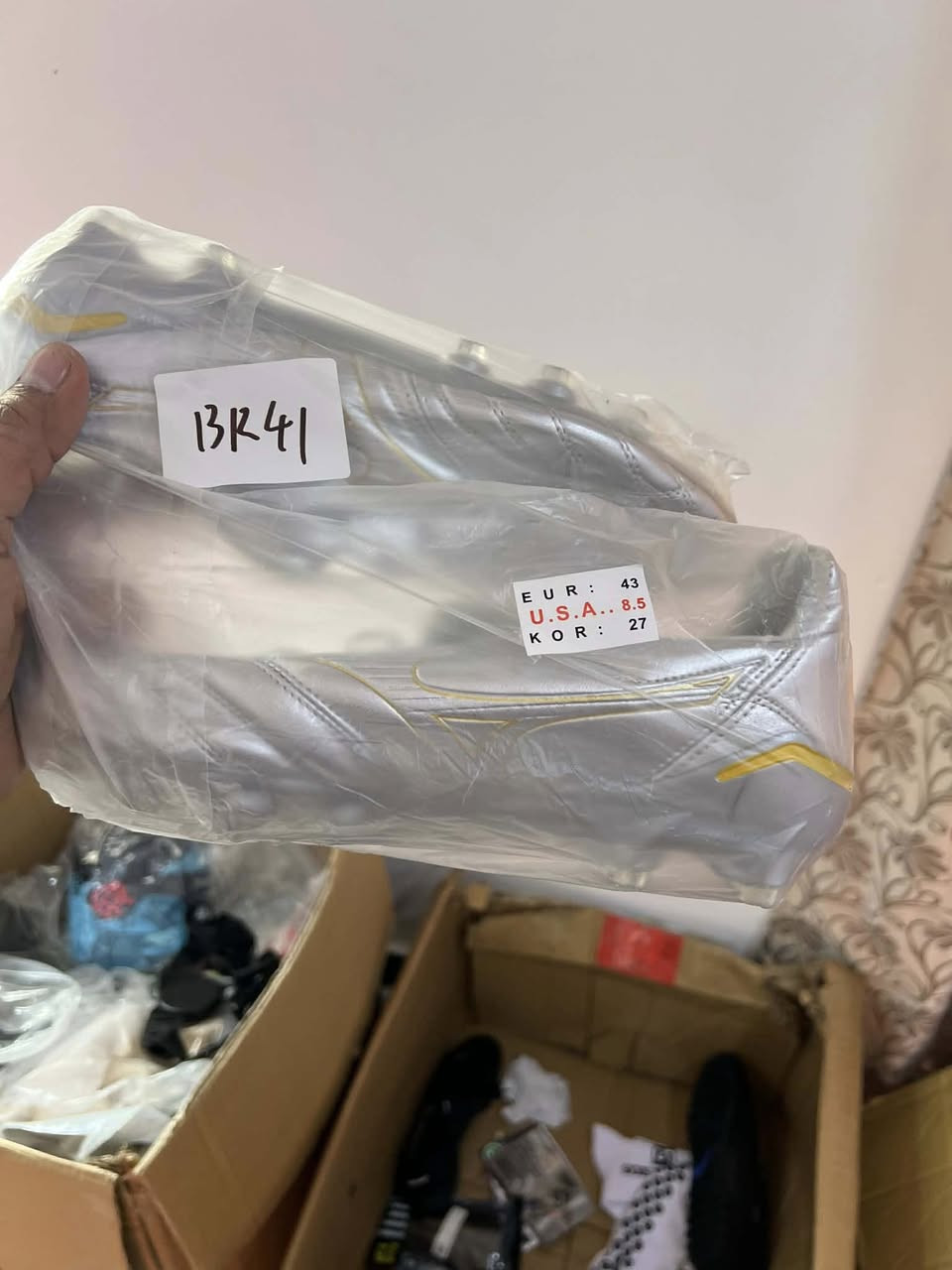 قياس 43. 44.  قطعه 25.


**إذا كنت صاحب هذا الإعلان وتريد حذفه لأي سبب، رجاءا أرسل رسالة إلى الدعم الفني**