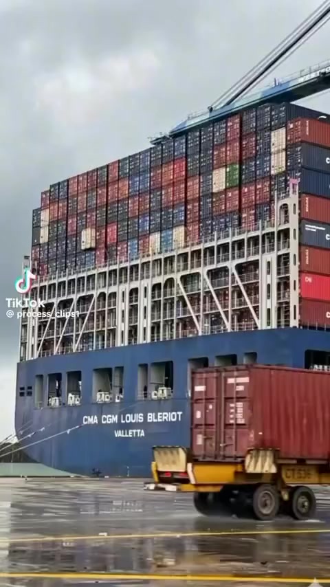 متوفر حاويات 
طول 12 
طول 6 متر 
العنوان بغداد باب الشيخ 
الاستفسار ***********
