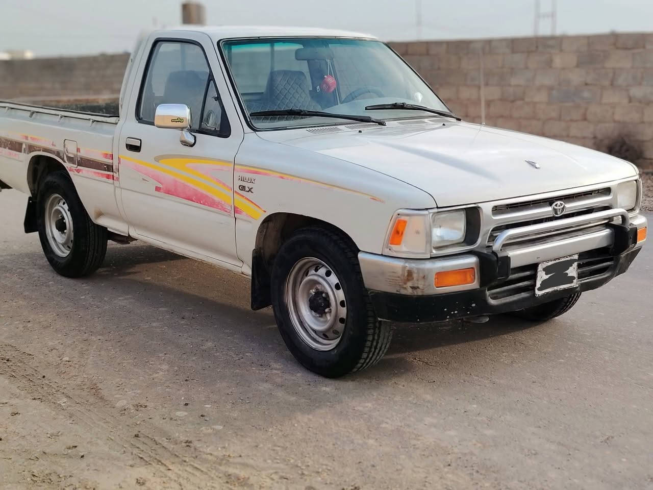 السلام عليكم للبيع بيك اب موديل 1992 رقم فحص صلاح الدين شرط التحويل سياره على البلاد وضع شركه  محرك كير شاصي نضيف سياره جاهزه دوشمه جديده صدر جديدالمكان صلاح الدين الشرقاط
***********
***********
