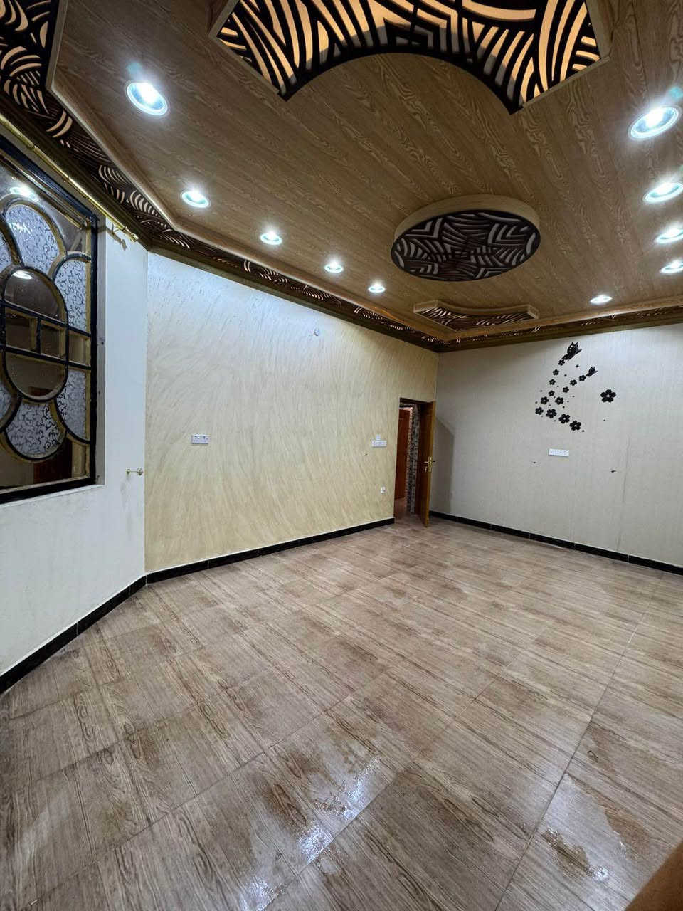 بيت طابقين لبيع في ياسين خريبط الزون الاول مساحة 200 م يتكون 4 غرف و2 صاله وصالة استقبال الضيوف ومطبخ مفتوح ع الصاله علماً ان البيت فارغ وغير مسكون البصرة, العراق
