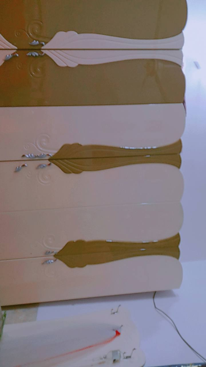 غرفه تركيه مشدوده مره وحده نضيفه استعمال شهرين 7 قطع الكنتور 6 بيبان الضهر مال الكنتور سميك 2 سانتيم السعر مليون و250 وبيه مجال مستعجل علا بيعته استفسار ع الخاص وع الرقم ***********
