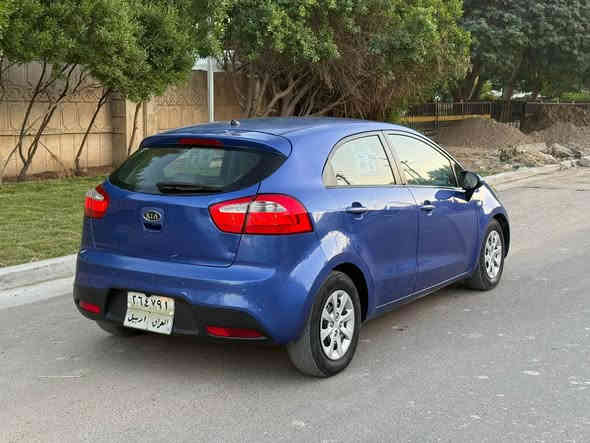 السلام عليكم كيا ريو ٢٠١٢ سعر ٧٨ ورقه قفل قفل محرك ١٦٠٠ بيها قطعتين صبغ جاملغ وبنيد بدون دواخل بدون لغد وشاصي تحويل مباشر سياره كير ومكينه وتحويل مكفوله سياره جديدة وكل نقص مابيها جاهزه للاخير مكان سياره بغداد العامرية *********** بغداد
