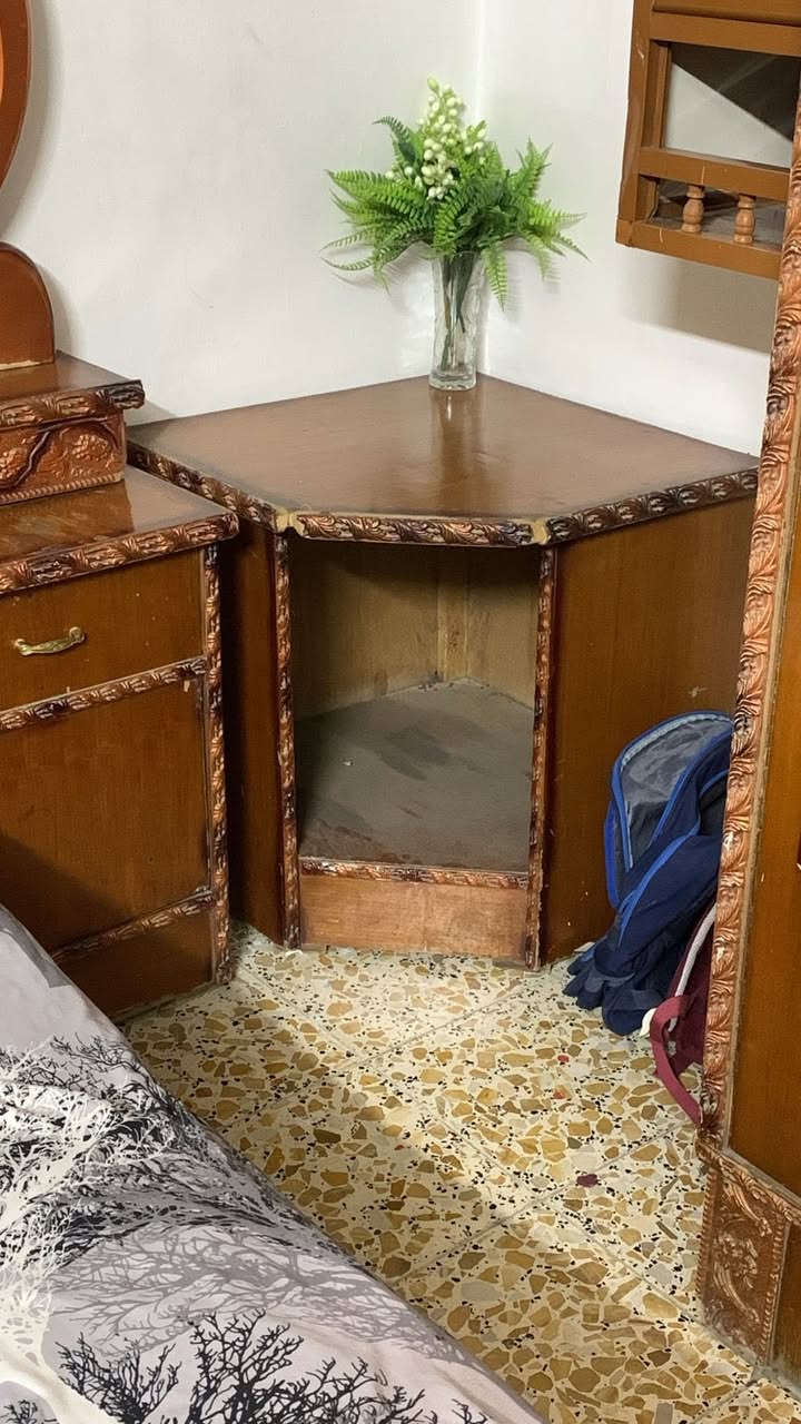 غرفه نوم للبيع 600الف
***********
